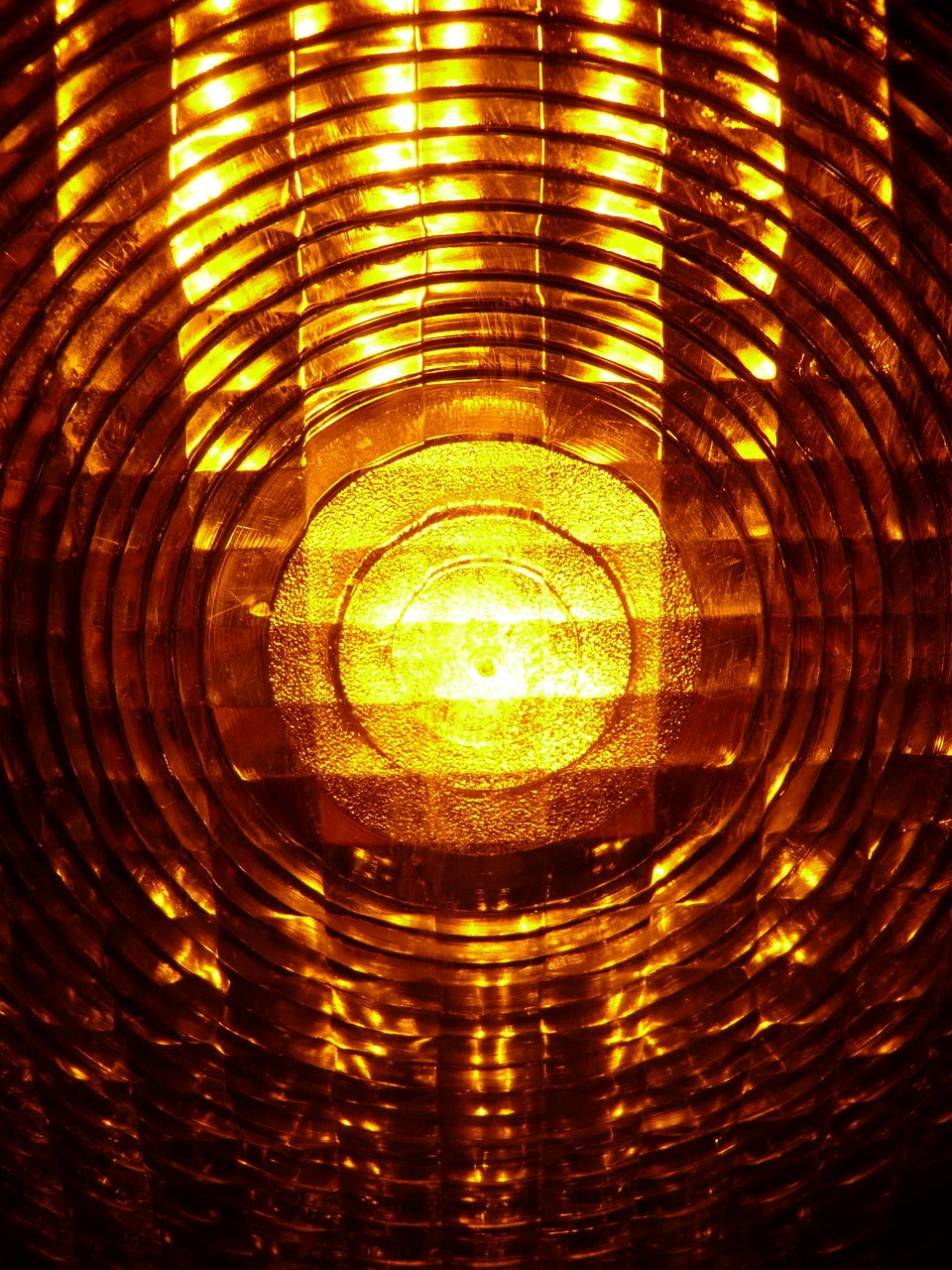 warning light, warning lamp, light source, road traffic, light signal, lamp, turn right, attention, warning, barrier, stop, construction site lighting, construction site, yellow, bark, light, railroad crossing, delimitation, warning notice, limitation, road, traffic, road works, close up